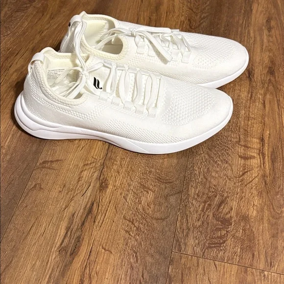 Fabletics athletic shoes - Picture 2 of 7